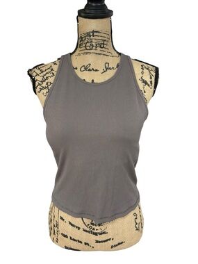 Vuori Pose Plyo Tank Top Ribbed Built In Bra Chia Size XL Yoga Gym Cropped